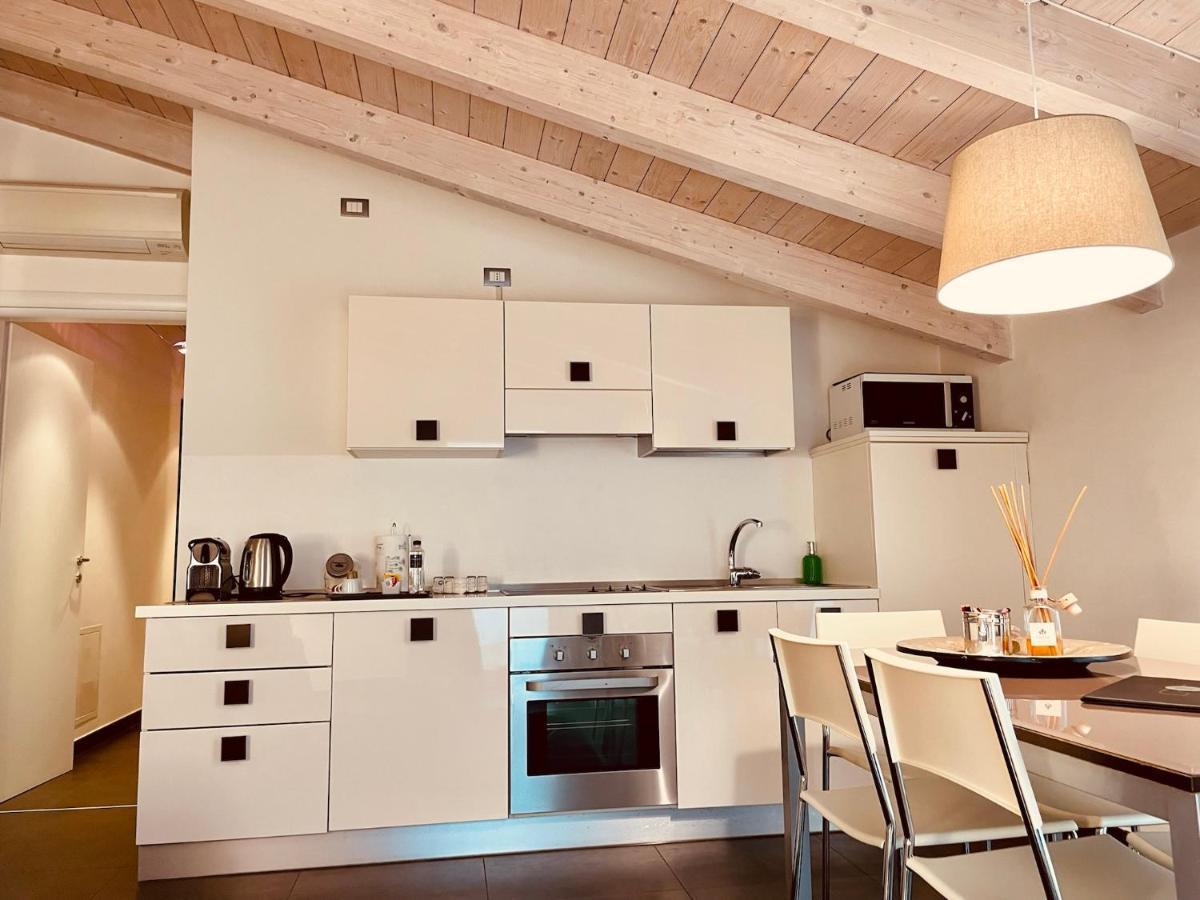 Residence Del Lago Дезенцано-дель-Гарда Экстерьер фото