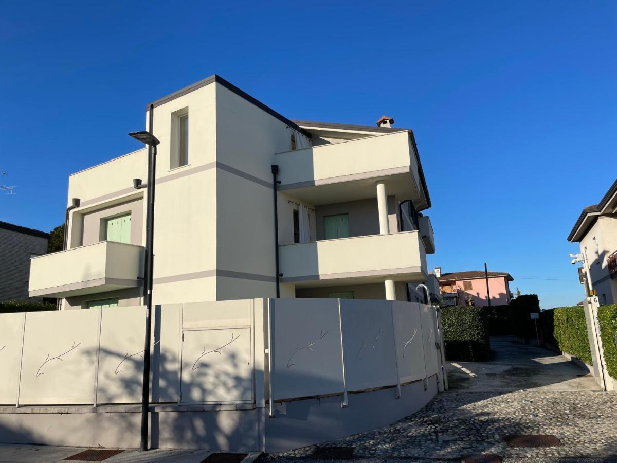 Residence Del Lago Дезенцано-дель-Гарда Экстерьер фото